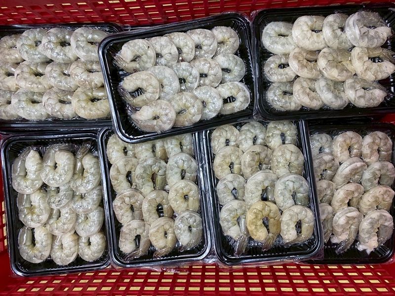 รูปกุ้งแกะไว้หางผ่าแพค100กรัม