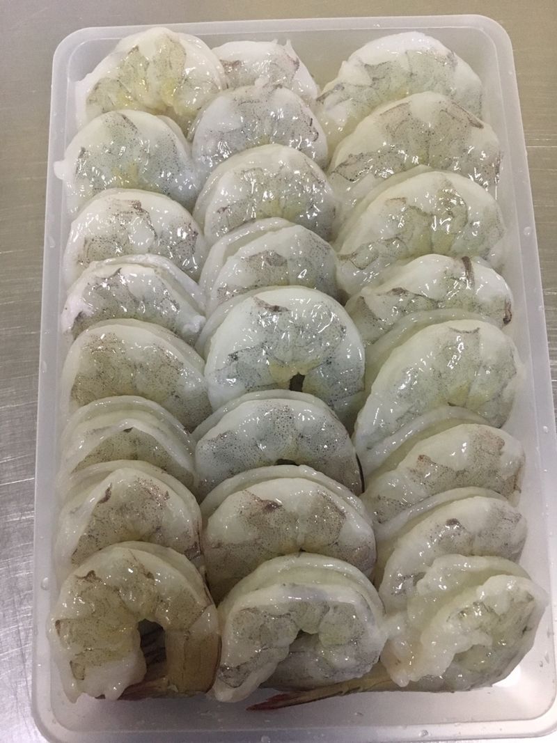 รูปกุ้งเกษตรแกะไว้หางผ่า3 แพค21ตัว