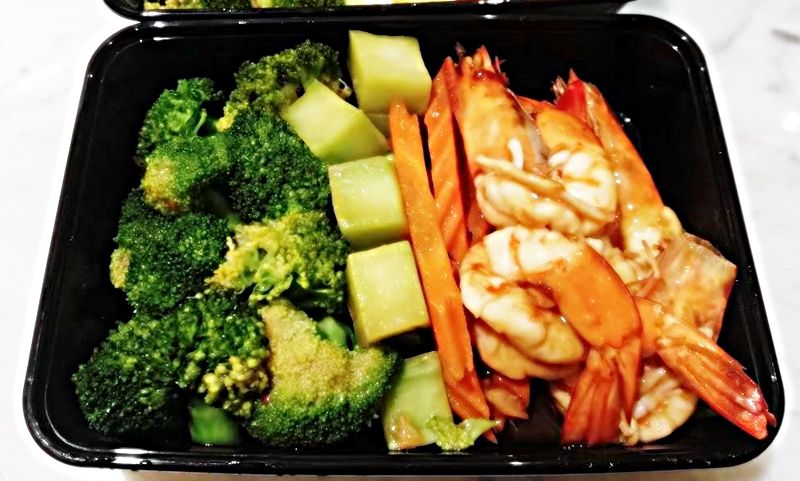 รูปกุ้งราดผัดบล๊อกโครี่